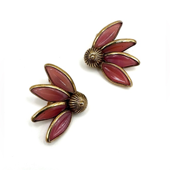 Vintage Crown Trifari Poured Glass Flower Petals "Petalette" Clip Earrings-Rose - Picture 2 of 6